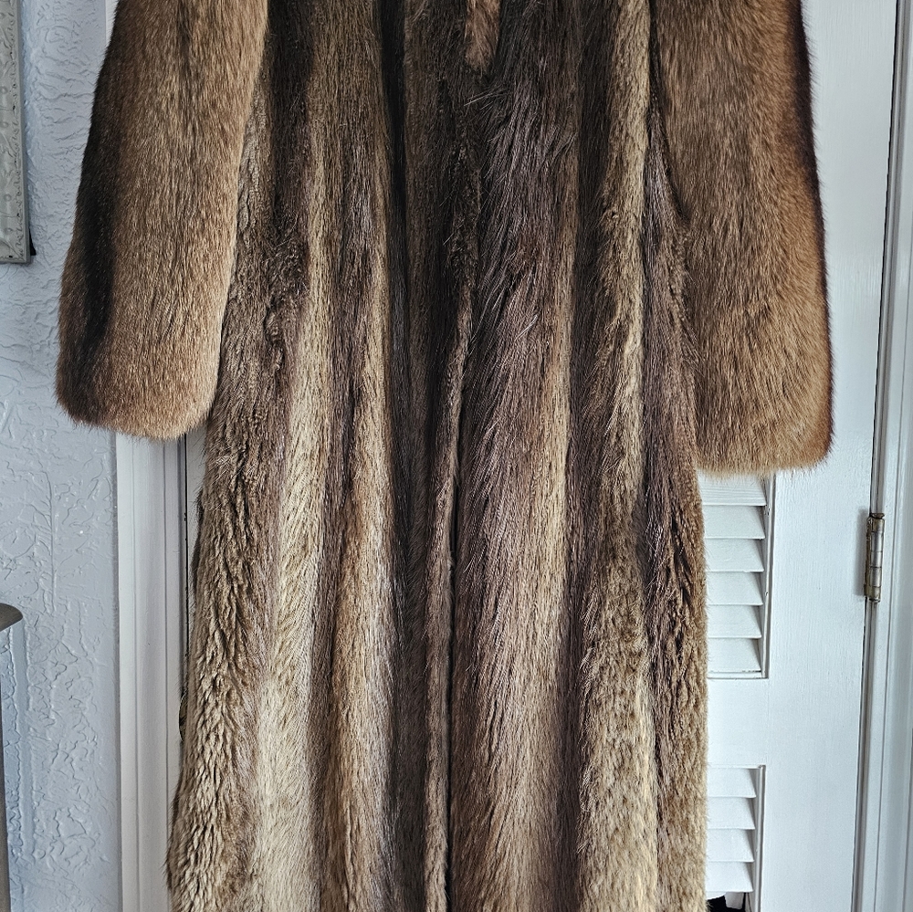 Beautiful Vintage Full Length Beaver with Fox Sleeve Fur Coat L - Picture 7 of 16